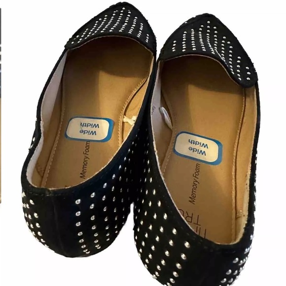 Time and Tru Womens Microsuede Studded Loafers Slip On Flats Comfy Size 7.5 Wide - Picture 7 of 10